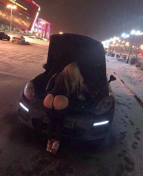 Что она там ищет