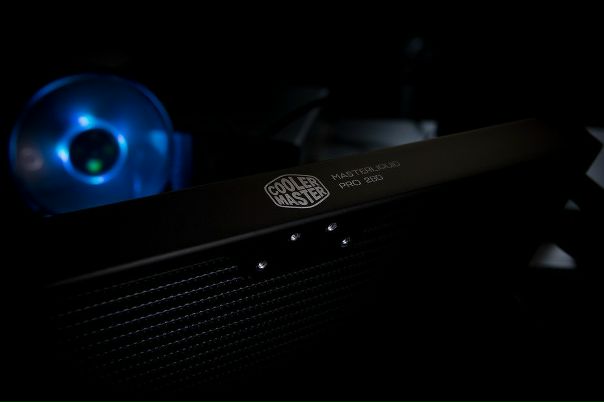 Серия водяных охладителей MasterLiquid Pro 120/140/240/280 обеспечивают высокую эффективность в отводе тепла при низком уровне шума помпы и вентиляторов. Эта система не требует дополнительных расходов и обслуживания при длительной эксплуатации.