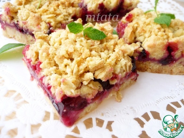 Сливовые штрейзельные пирожные