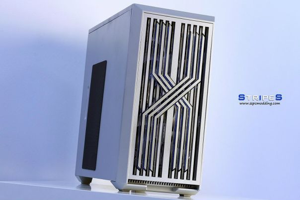 Stripes или Полоски - так называется этот мод от neSSa, собранного на базе корпуса Cooler Master MasterBox 3 Lite. Полоски нынче в моде