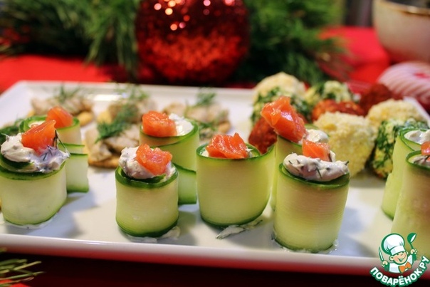 Закусочные бочонки с лососем и огурцом