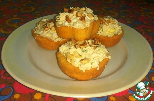 Сырные тарталетки с куриным салатом