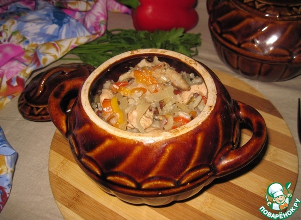 Горшочки с индейкой, овощами и грибами