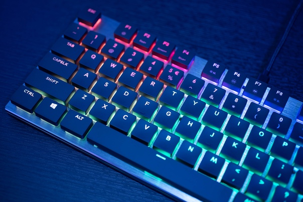 Когда ваша рука сама тянется прямо к WASD, независимо от того, насколько профессионально выглядит сетап.