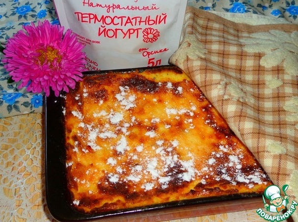 Творожная запеканка с йогуртом и курагой