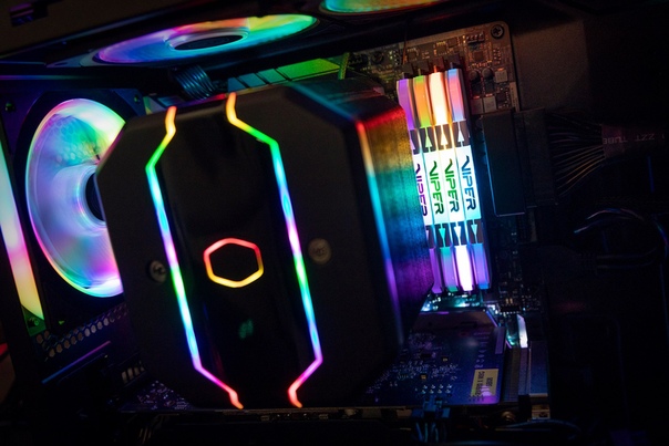 Наши новые G100M V2, MasterAir MA610M, SF120P ARGB и SF360R переливаются всеми цветами радуги. И даже больше