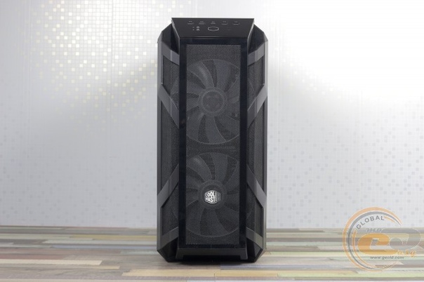 Cooler Master MasterCase H500M – это удачный симбиоз между популярными выставочными стендами и старой-доброй линейкой HAF. То есть он не только хорошо выглядит и имеет отличную функциональность, но прямиком из коробки предлагает эффективное охлаждение внутренних компонентов. Подробнее: 