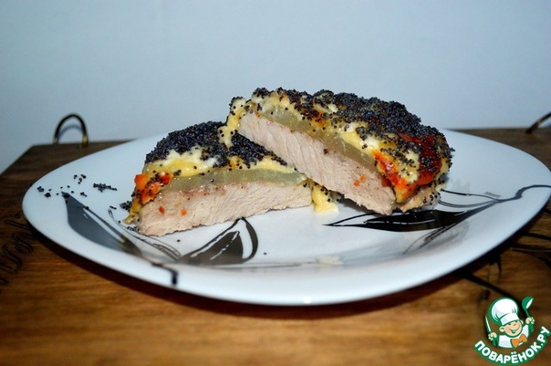Свинина с грушей и маком