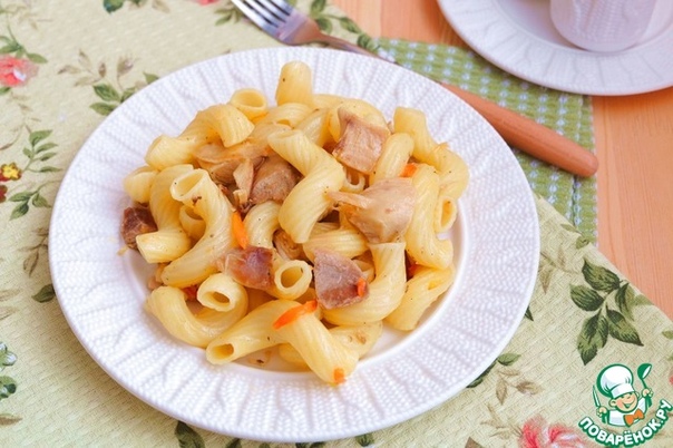 Паста с домашней курицей и овощами