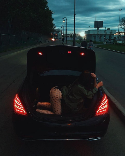 Что она там делает