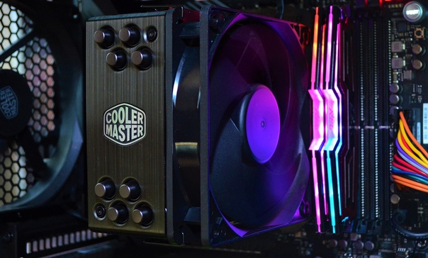 Он красивый, он тихий, он эффективный.... плюсы Hyper 212 Black Edition можно перечислять бесконечно. Обзор тут: 