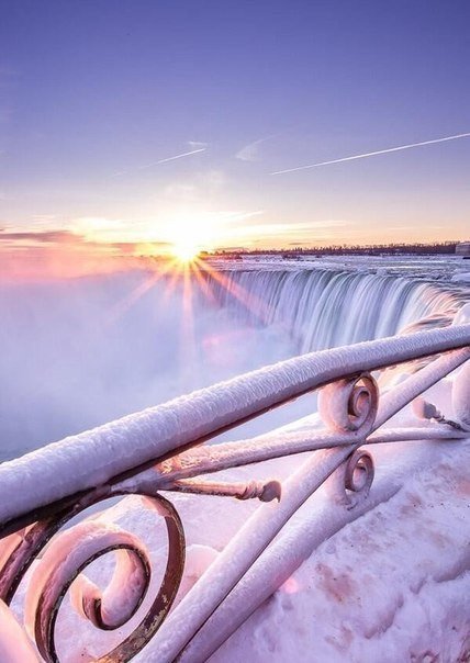 Ниагарский водопад зимой