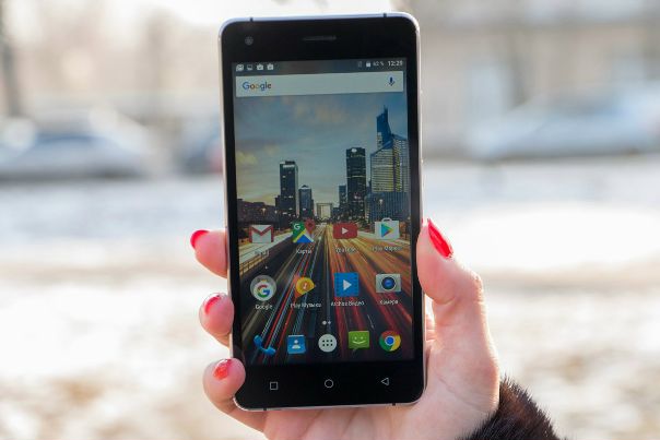 Обзор смартфона ARCHOS 50f Helium Lite – HD IPS-экран и сканер в рамках $100!