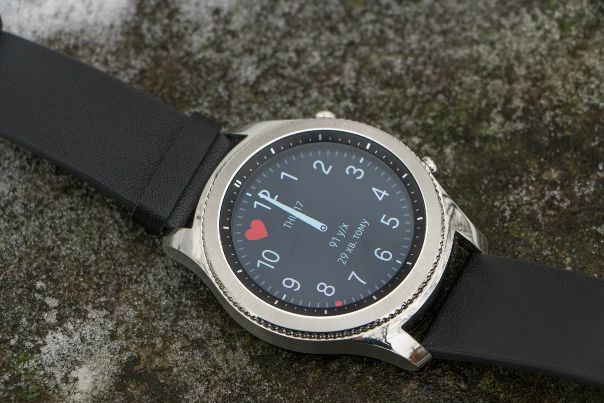 Обзор смарт-часов Samsung Gear S3 Classic: на полшага впереди!