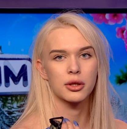 Яна Шевцова покинула 