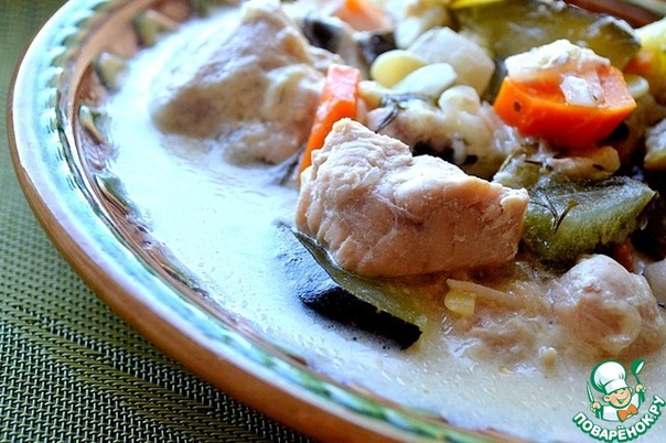 Сливочно-чесночные кабачки с курицей