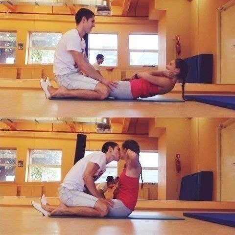 Прекрасный способ качать пресс!