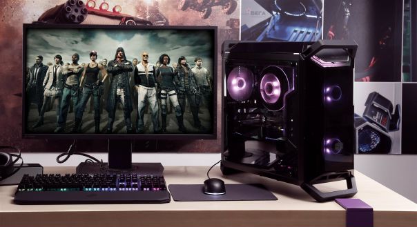 Ну, что знатоки, можете назвать 4 продукта Cooler Master, изображенные на этом фото