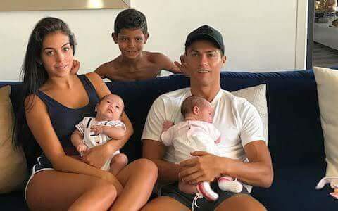 Криштиану Роналду за последние пять месяцев родил больше детей, чем забил голов в чемпионате Испании 