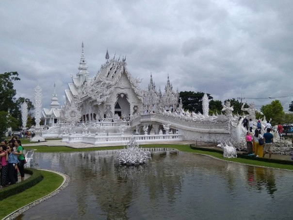 Буддистский храм, расположенный недалеко от города Чианграй в Таиланде. 