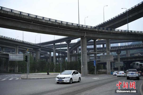 В Китае построили пятиуровневую мегадорогу с 20 эстакадами!! 