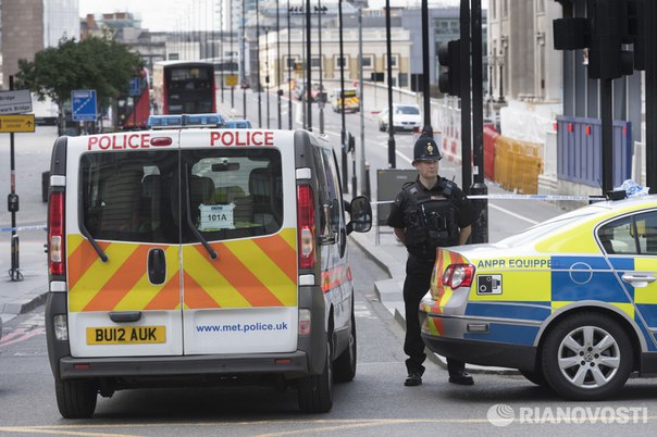 Житель Лондона вернулся в ресторан после теракта, чтобы оплатить счет: 
