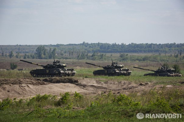 В Киеве признали, что закупают в России комплектующие для военной техники: 