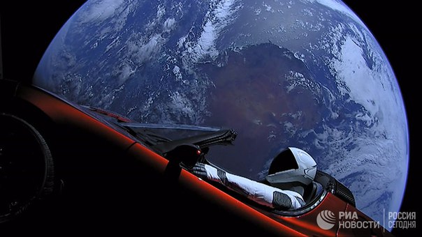 Лучшие фото недели: Tesla в космосе, небывалый снегопад и победа сборной России по хоккею с мячом 