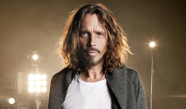 Честер умер в день рождения своего близкого друга Криса Корнелла, вокалиста группы Soundgarden, входящей в знаменитую «большую четверку» сиэтлского гранжа, и супергруппы Audioslave.