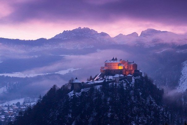 Замок Хоэнверфен, Австрия