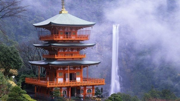Водопад Нати и храм Сэйганто-дзи, Япония