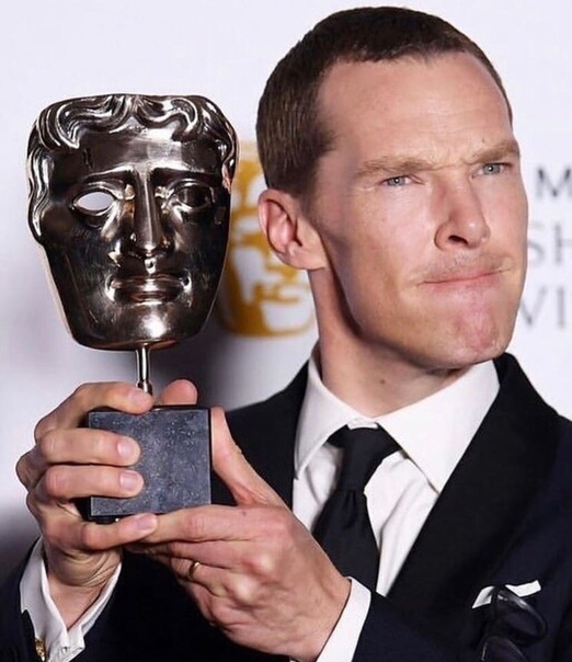 Поздравляем неподражаемого Бенедикта с долгожданной наградой! Спустя 7 номинаций, премия BAFTA наконец-то была вручена в надежные руки Камбербэтча!