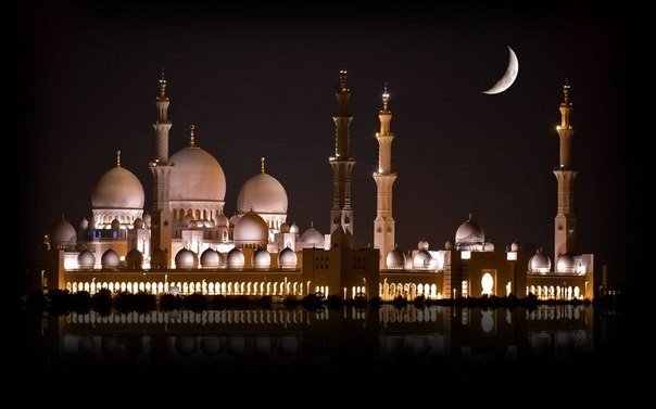 Луна над мечетью шейха Заида, Абу-Даби, ОАЭ