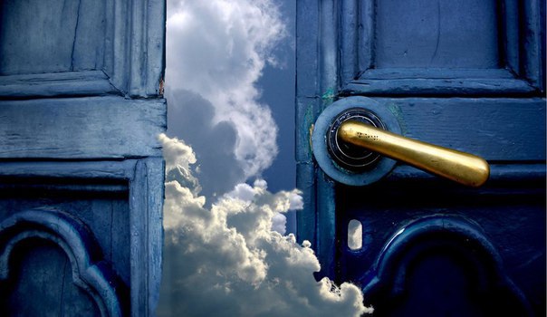 Один из законов жизни гласит, что как только закрывается одна дверь, открывается другая... Но вся беда в том, что мы смотрим на запертую дверь и не обращаем внимания на открывшуюся.