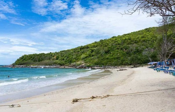 Последний бесплатный пляж Паттайи под угрозой исчезновения.