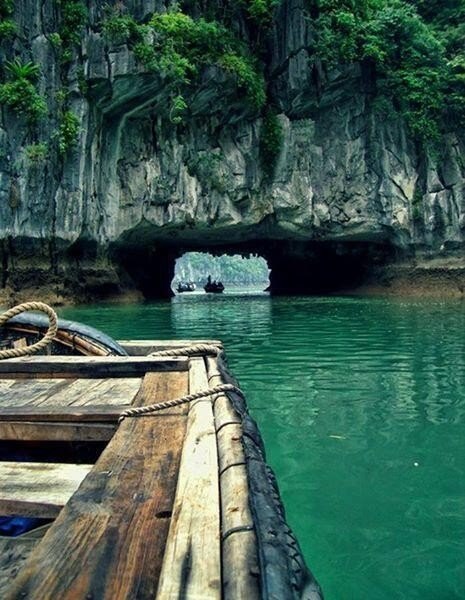 Тоннель в скале, Таиланд