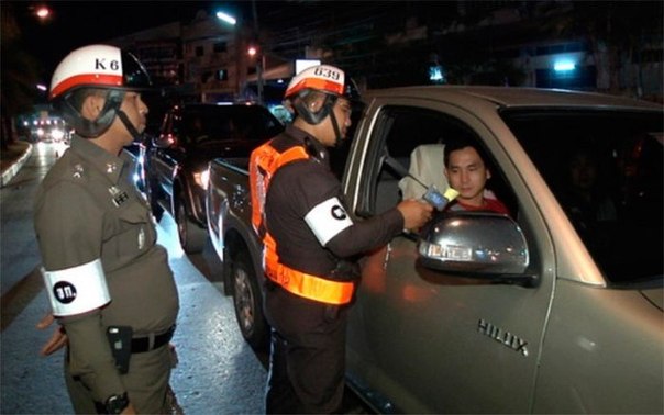 Таиланд рассматривает увеличение штрафов за нарушение правил дорожного движения.